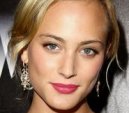 Nora Arnezeder